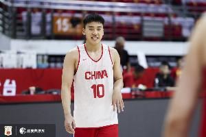 体坛周报：亚洲杯首战最大惊喜 王俊杰是中国男篮新希望？